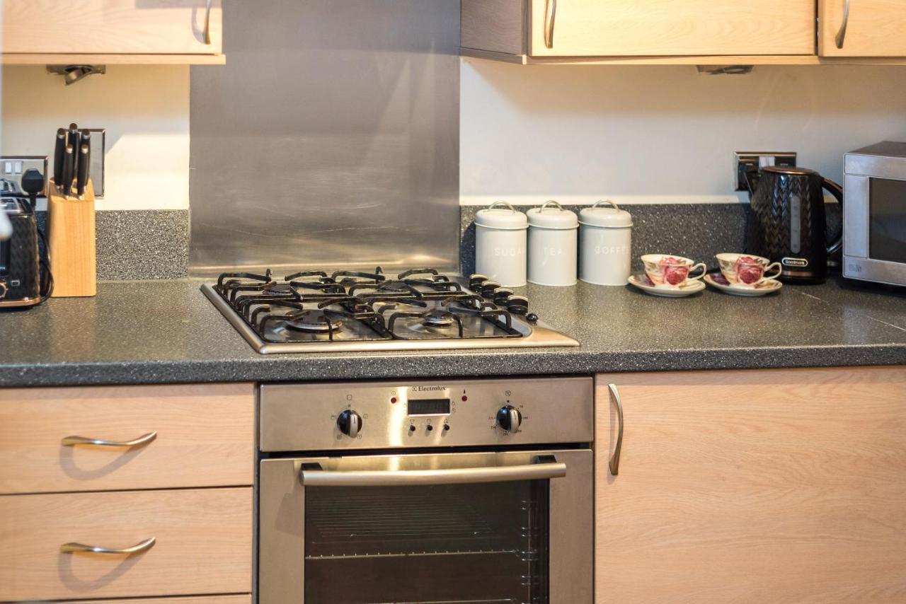 Elegant 2 Bedroom City Centre Apartment - Free Parking - Private Balcony Эдинбург Экстерьер фото