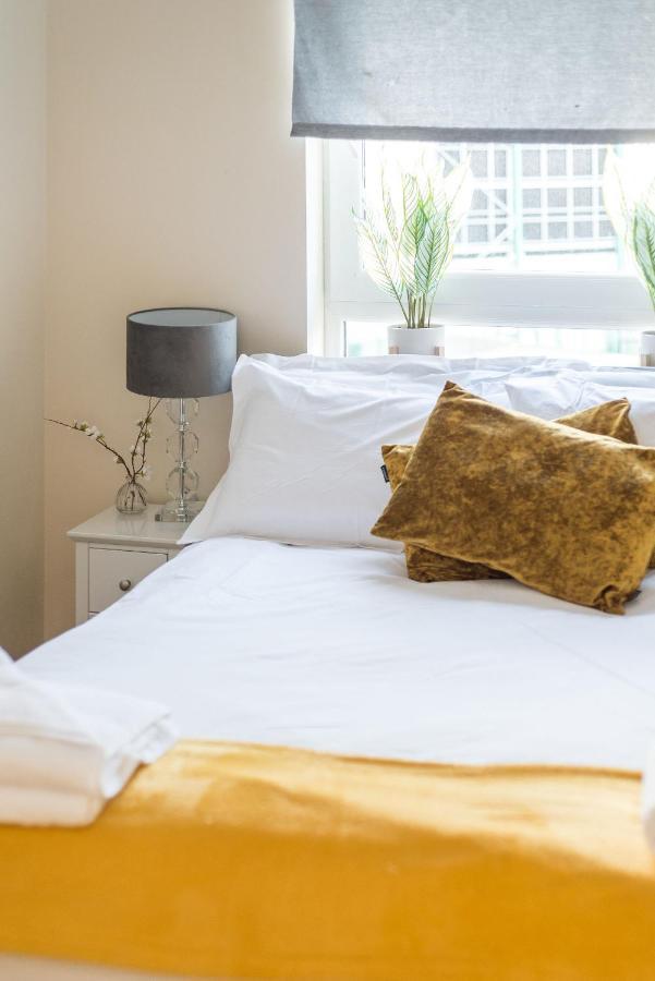 Elegant 2 Bedroom City Centre Apartment - Free Parking - Private Balcony Эдинбург Экстерьер фото