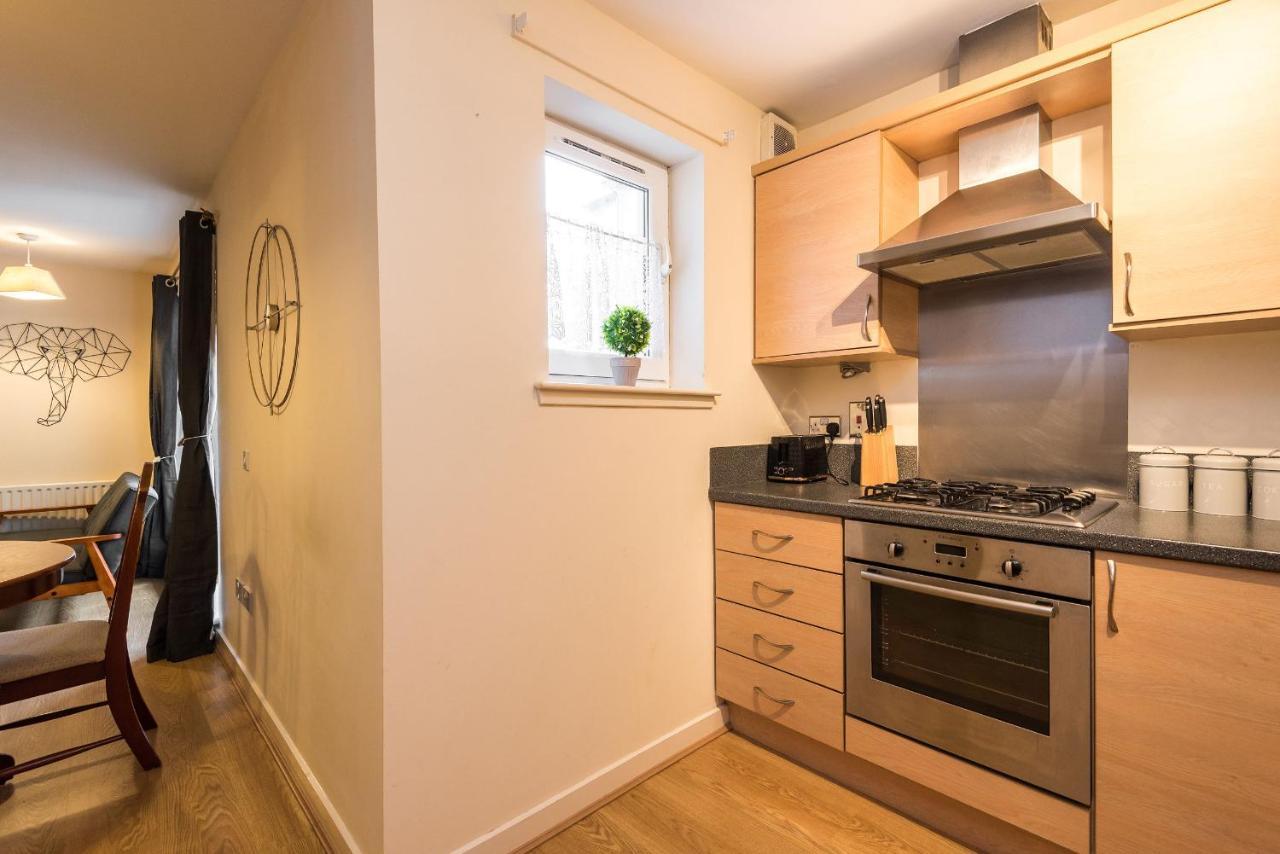 Elegant 2 Bedroom City Centre Apartment - Free Parking - Private Balcony Эдинбург Экстерьер фото
