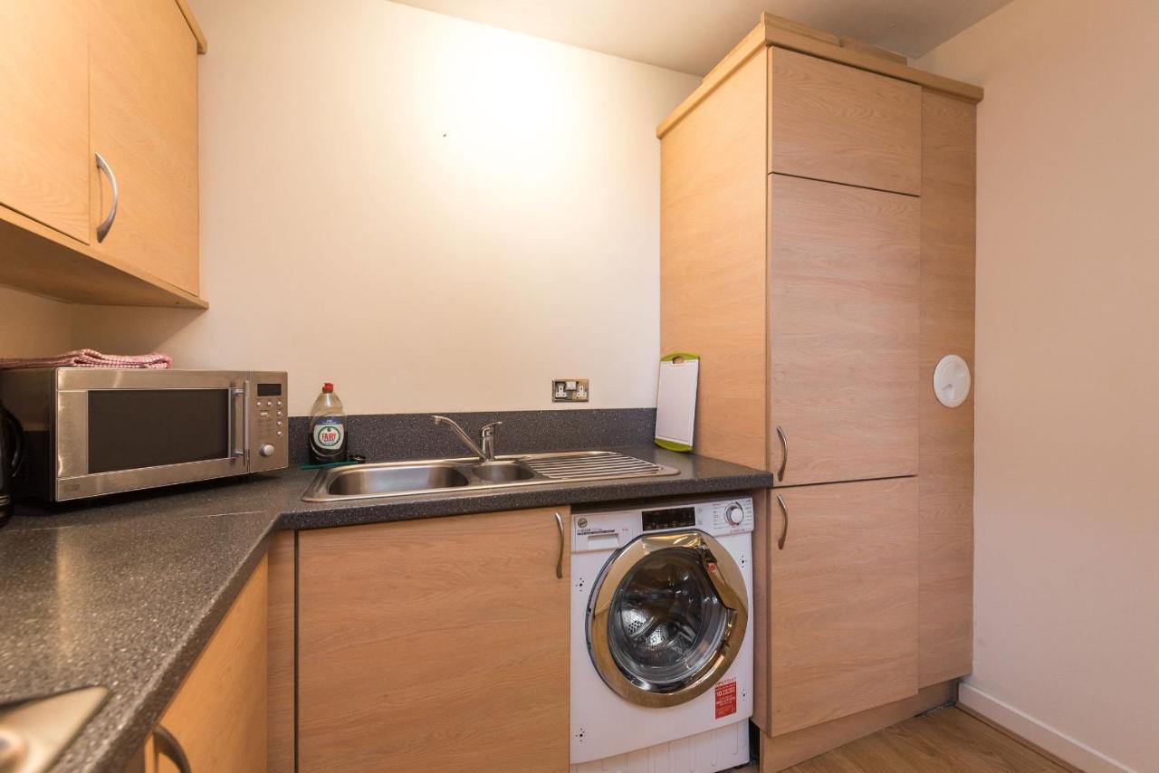 Elegant 2 Bedroom City Centre Apartment - Free Parking - Private Balcony Эдинбург Экстерьер фото